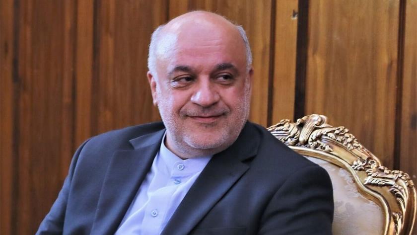 Iranpress: السفير الإيراني لدى بيروت يعرب عن رضاه من عملية علاجه 