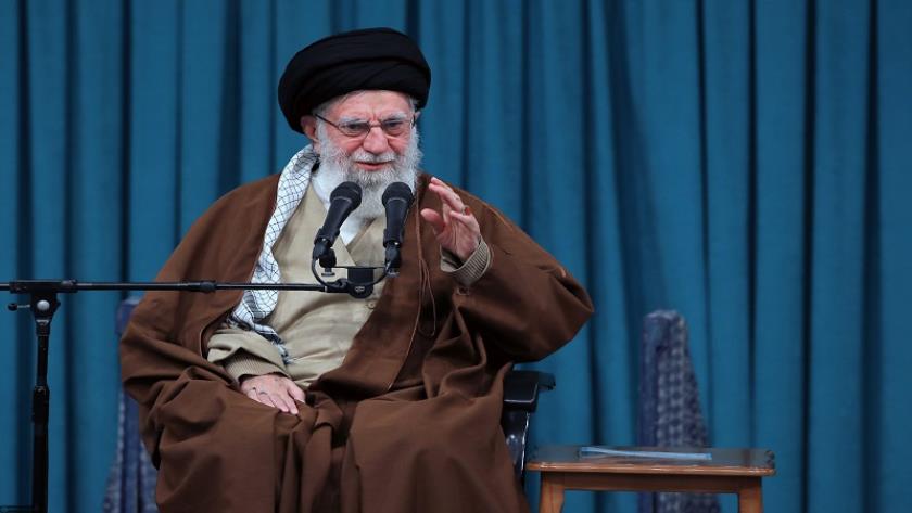 Iranpress: قائد الثورة: استراتيجية الشهيد سليماني كانت إحياء جبهة المقاومة