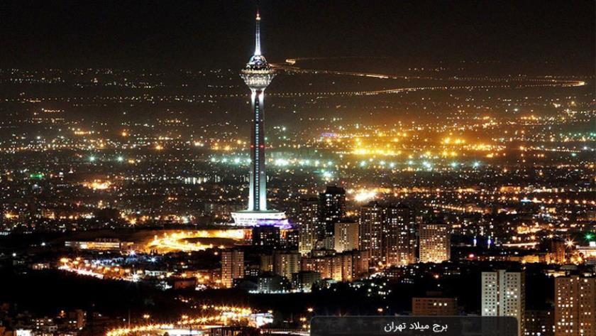 Iranpress: الرحلة إلى سماء طهران مع برج ميلاد