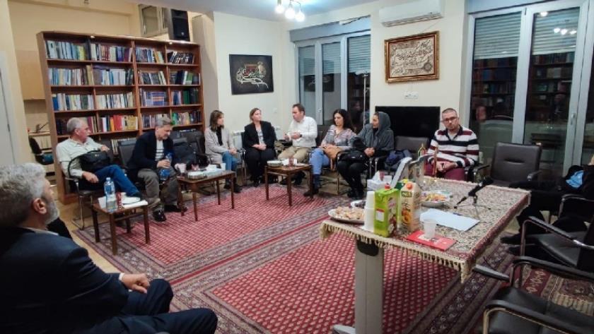 Iranpress: انطلاق "جمعية محبي إيران" في صربيا