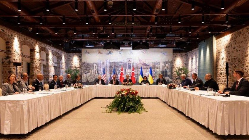 Iranpress: بدء اجتماع ثلاثي بين تركيا وأمريكا وأوكرانيا في إسطنبول