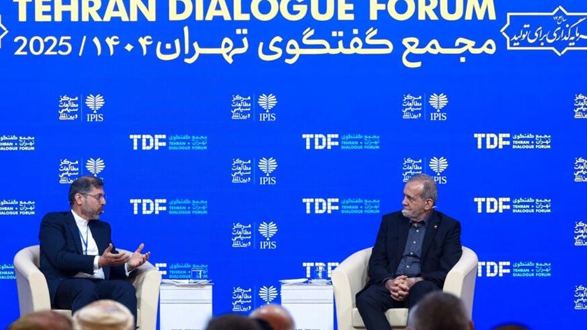 Iranpress: بزشکیان يؤكد على حق إيران في الاستخدام السلمي للتقنية النووية