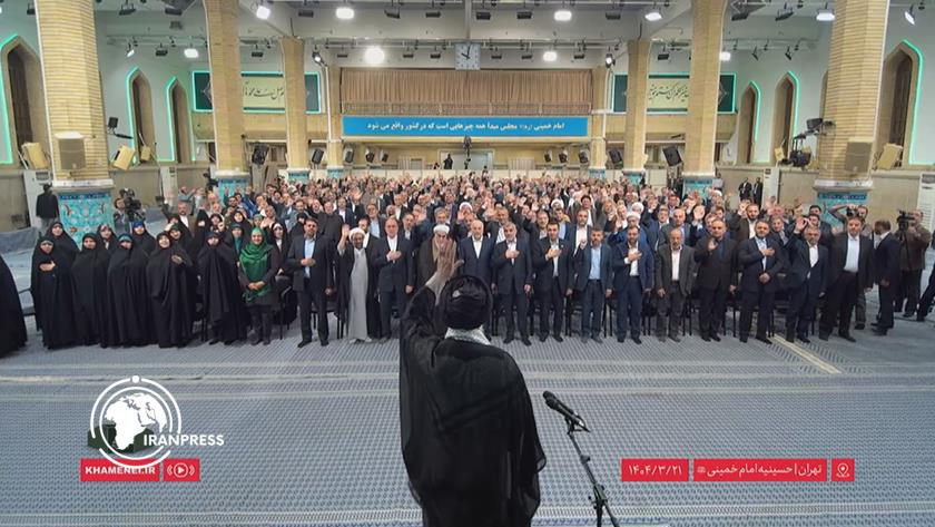 Iranpress: بدء لقاء ممثلي مجلس الشورى الإسلامي مع قائد الثورة + فيديو