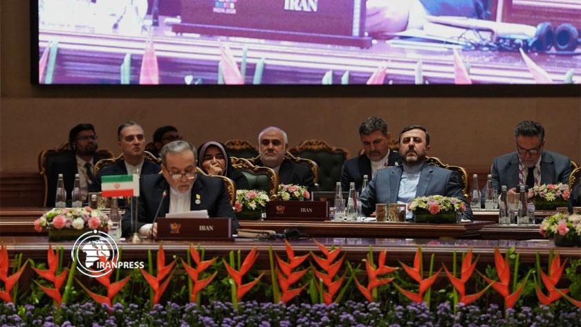 Iranpress: عراقجي: لا حل عسكريًا بشأن إيران