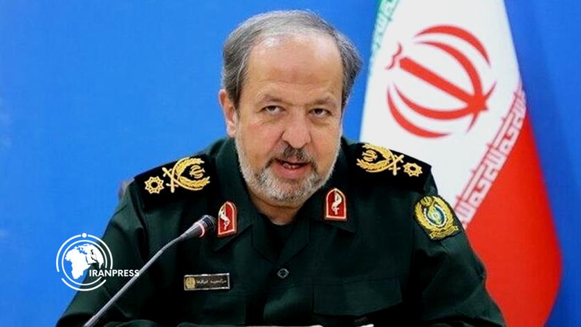 Iranpress: المشرف على وزارة الدفاع: يدُ قواتنا المسلحة ممتلئة للرد على أي تهديد