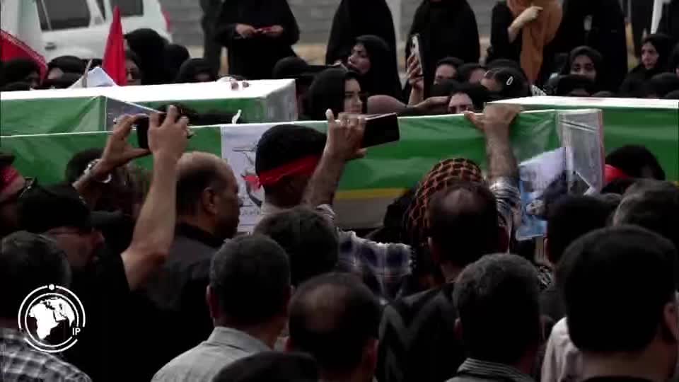 Iranpress:  تشييع رفات عدد من شهداء مدرسة ميناب